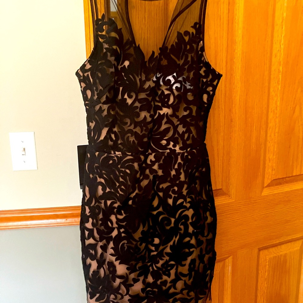 Beautiful black and nude dress size 2 nwt